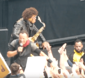 Kicker breaks a finger